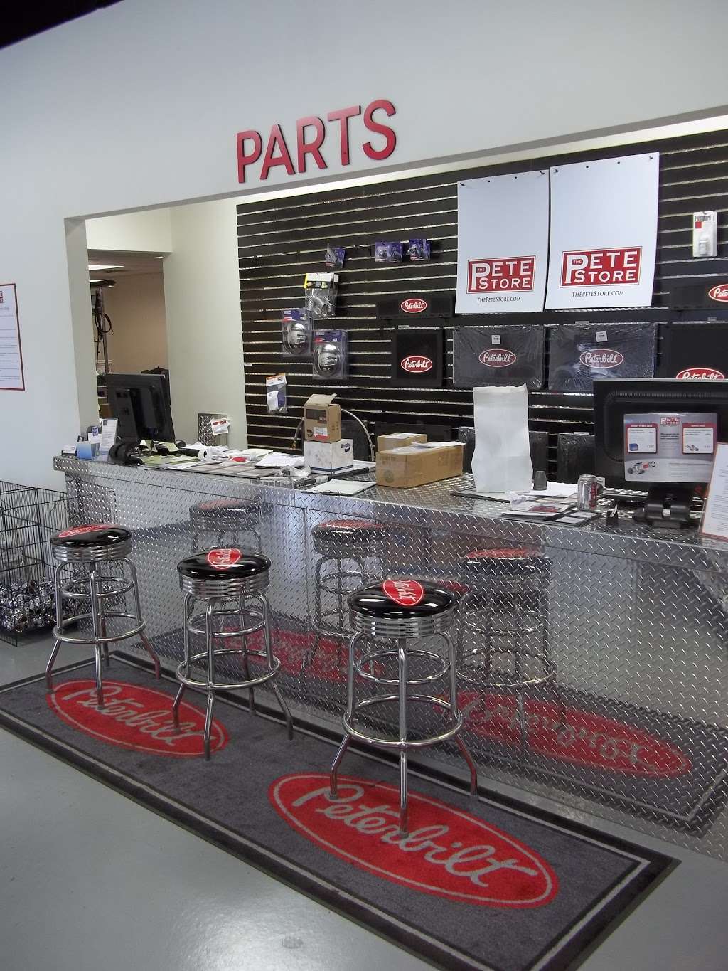 The Peterbilt Store - Delaware | 9075 Dolby Road, Seaford, DE 19973, USA | Phone: (302) 536-5700