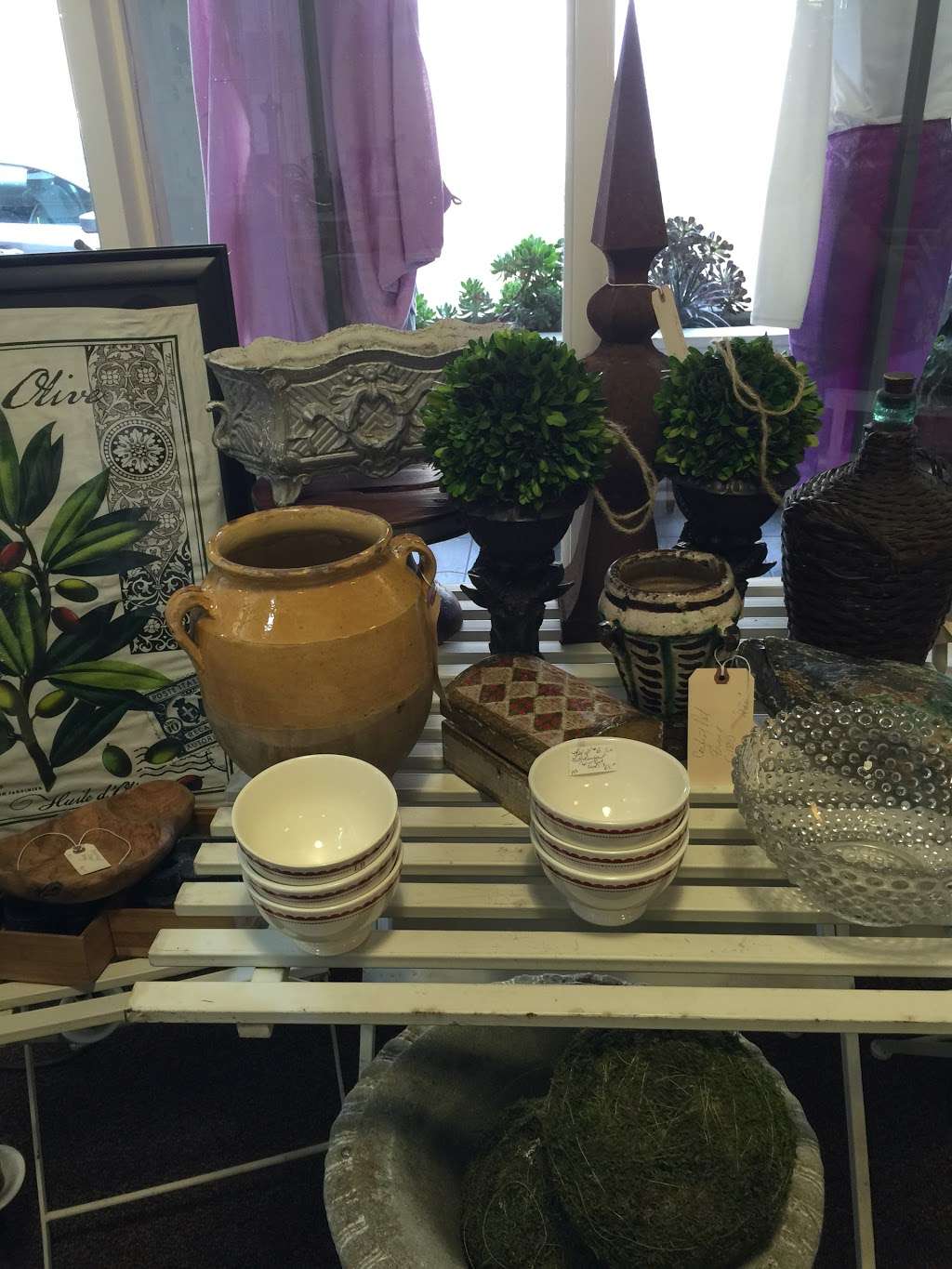 Bon Marche Thrift Store | 19405 Riverside Dr, Sonoma, CA 95476 | Phone: (707) 933-9613