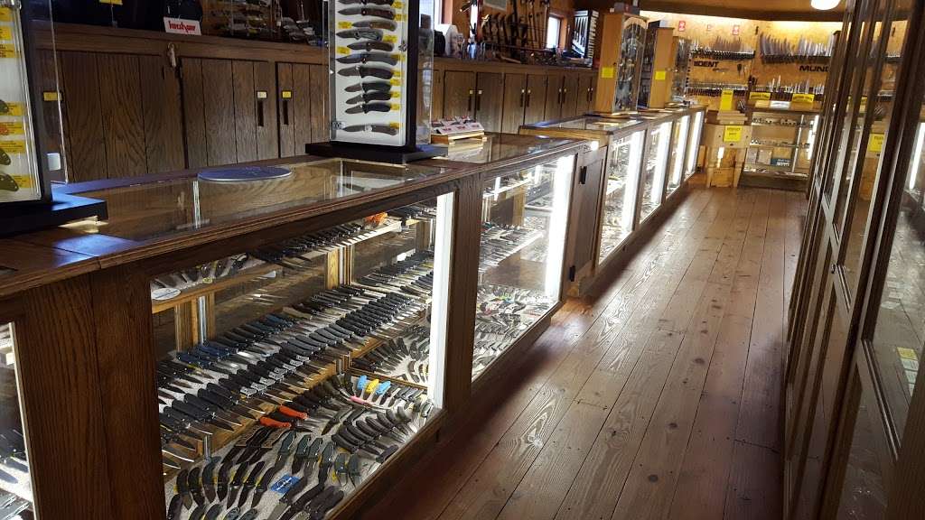 Country Knives | 4134 Old Philadelphia Pike, Gordonville, PA 17529, USA | Phone: (717) 768-3818