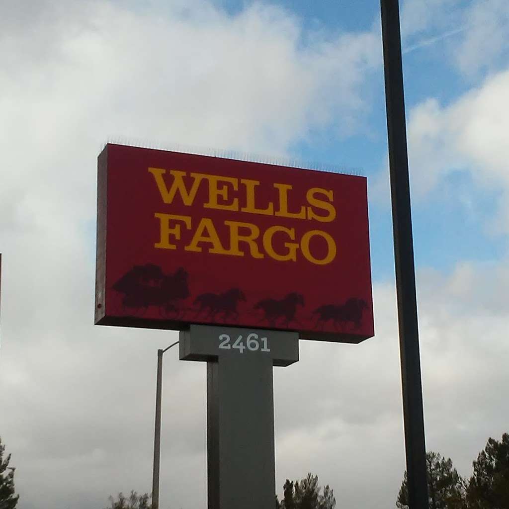 Wells Fargo Bank | 2461 Hampton Rd, Henderson, NV 89052, USA | Phone: (702) 492-3725