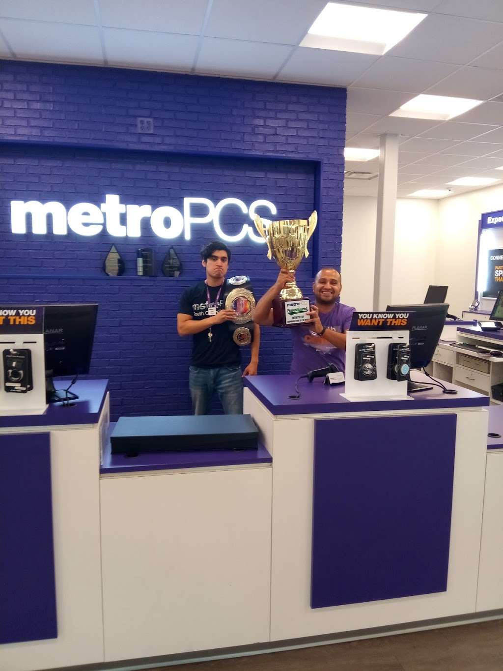 Metro by T-Mobile | 4543 E Sam Houston Pkwy S, Pasadena, TX 77505, USA | Phone: (281) 668-8631