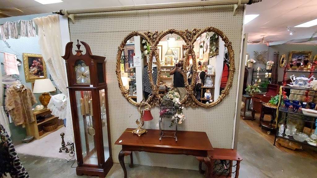 Home, Fashions & More | 901 N Polk St #320, DeSoto, TX 75115, USA | Phone: (972) 224-3737