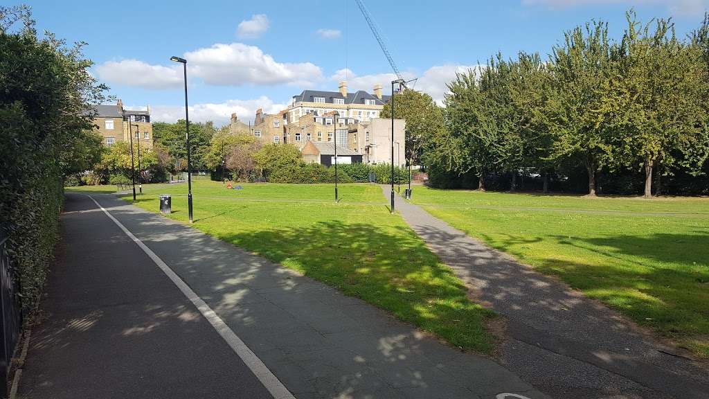 Ion Square Gardens | London E2, UK