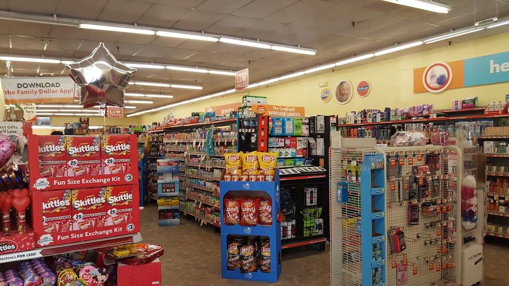 Family Dollar | 1665 Middlesex St, Lowell, MA 01851, USA | Phone: (978) 937-7973