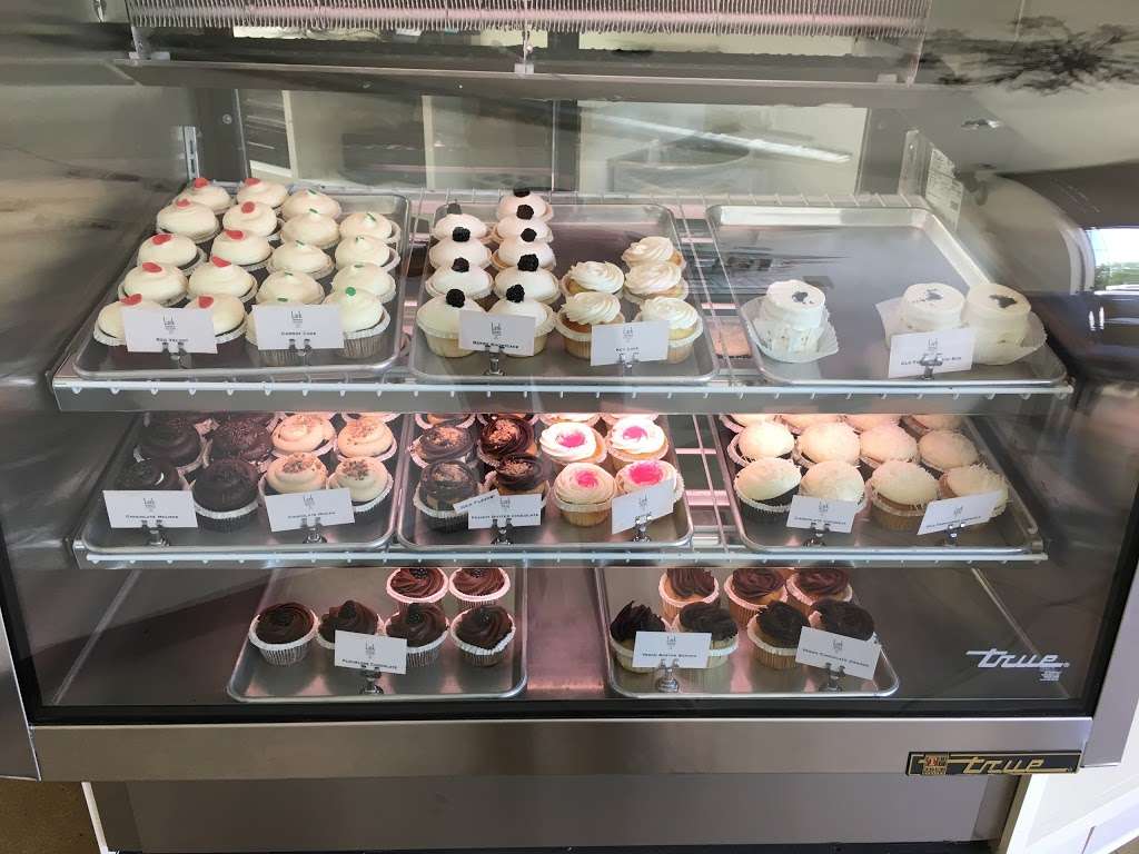 Lark Cake Shop Pasadena | 1355 N Hill Ave, Pasadena, CA 91104, USA | Phone: (626) 798-1031