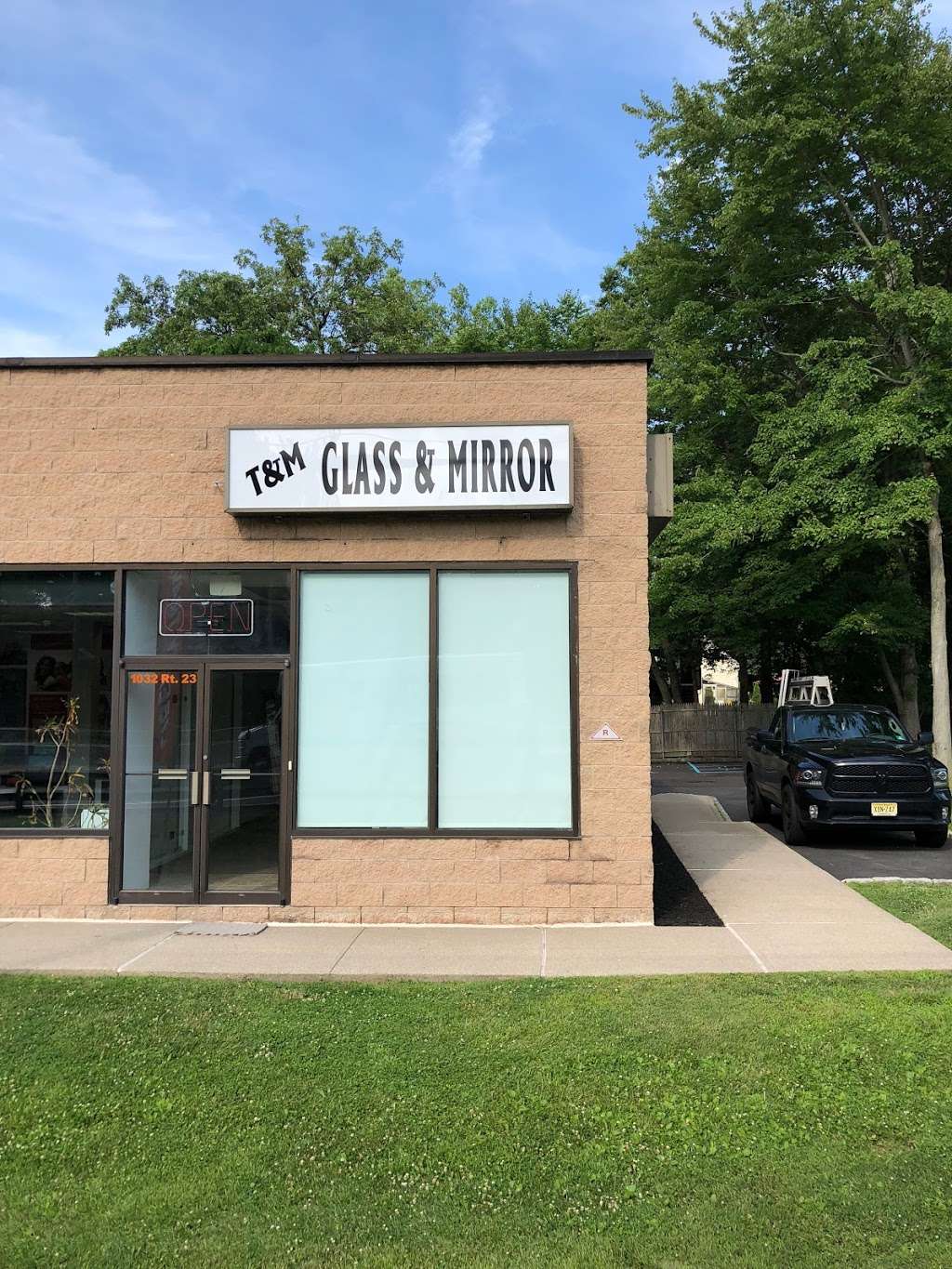 T&M Glass and Mirror | 1032 NJ-23, Wayne, NJ 07470 | Phone: (973) 777-8412