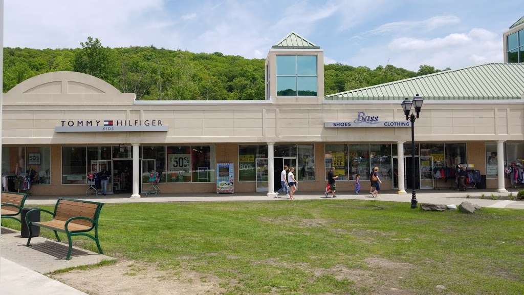 The Crossings Premium Outlets | 1000 Premium Outlets Dr, Tannersville, PA 18372 | Phone: (570) 629-4650