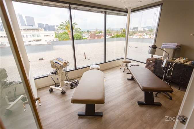 DeFazio Chiropractic | Penthouse, 9478 W Olympic Blvd, Beverly Hills, CA 90212, USA | Phone: (310) 659-1775