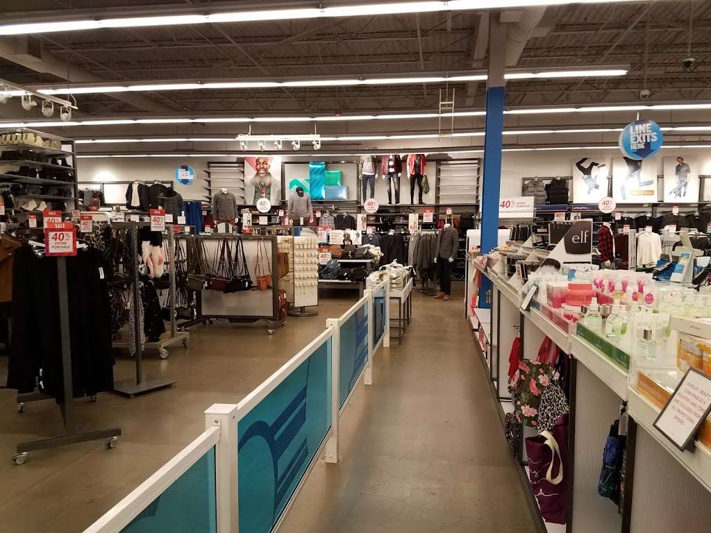 Old Navy | 400 S State Rd, Springfield, PA 19064, USA | Phone: (610) 604-0129