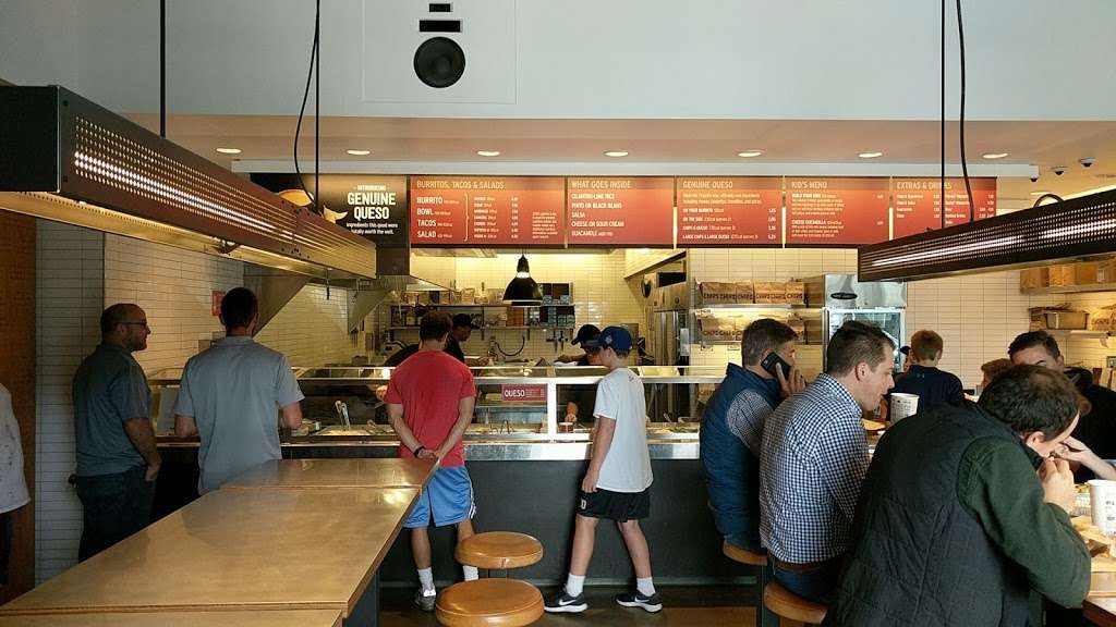 Chipotle Mexican Grill | 6920 Mission Rd, Prairie Village, KS 66208 | Phone: (913) 262-1305