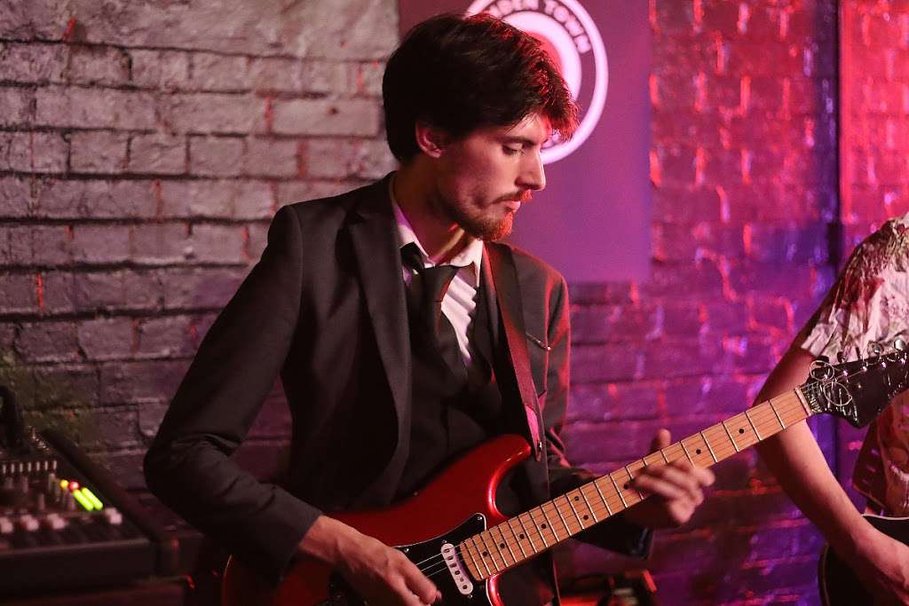 Stewart Bell: Guitar Teacher; Guitar Lessons in Haringey, Wood G | Nightingale Road, Wood Green, Haringey, Wood Green, London N22 8PE, UK | Phone: 07927 403629