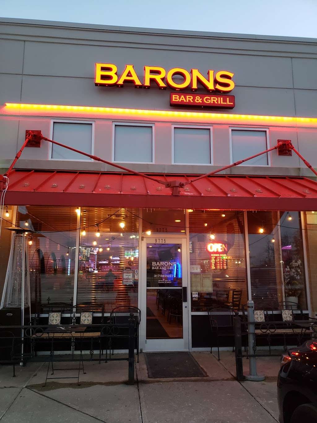 Barons Bar & Grill | 9775 E 116th St, Fishers, IN 46037, USA | Phone: (317) 567-0577