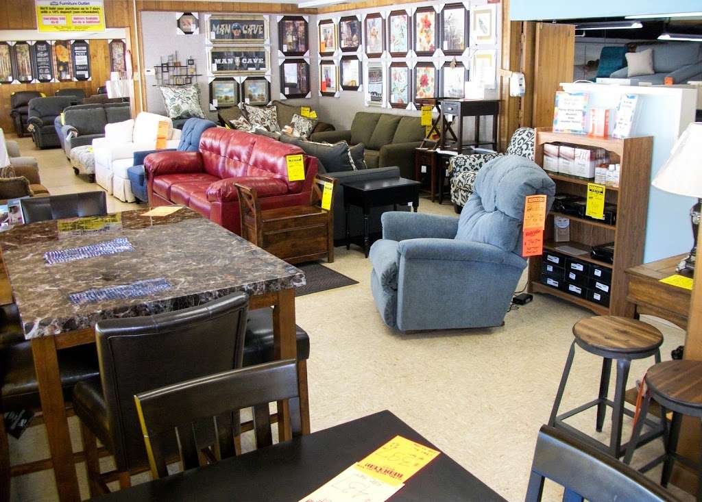 Smith Village Furniture Outlet | 31 N Main St, Jacobus, PA 17407, USA | Phone: (717) 428-1921 ext. 625