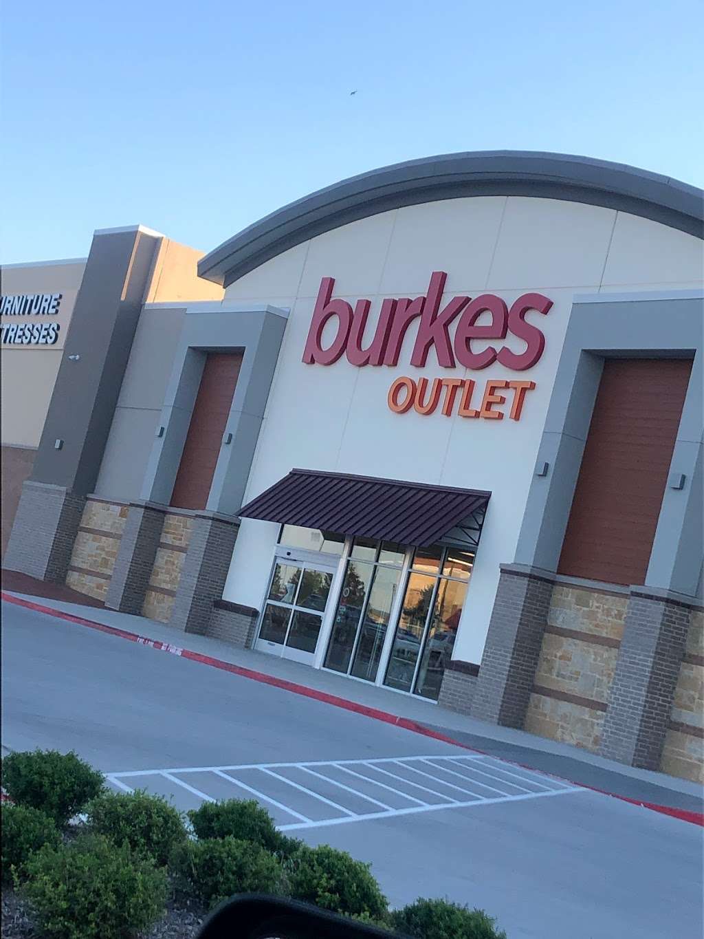 Burkes Outlet | 3166 State Hwy 161 Suite 120, Grand Prairie, TX 75052, USA | Phone: (972) 352-2941