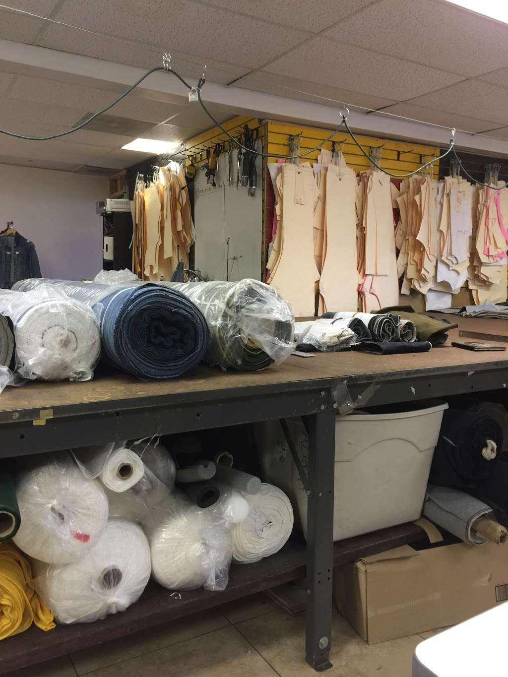 JR Sewing Manufacture & Alterations, Clothing Customize | 456 W Main St suite # h, Mesa, AZ 85201, USA | Phone: (602) 422-6826