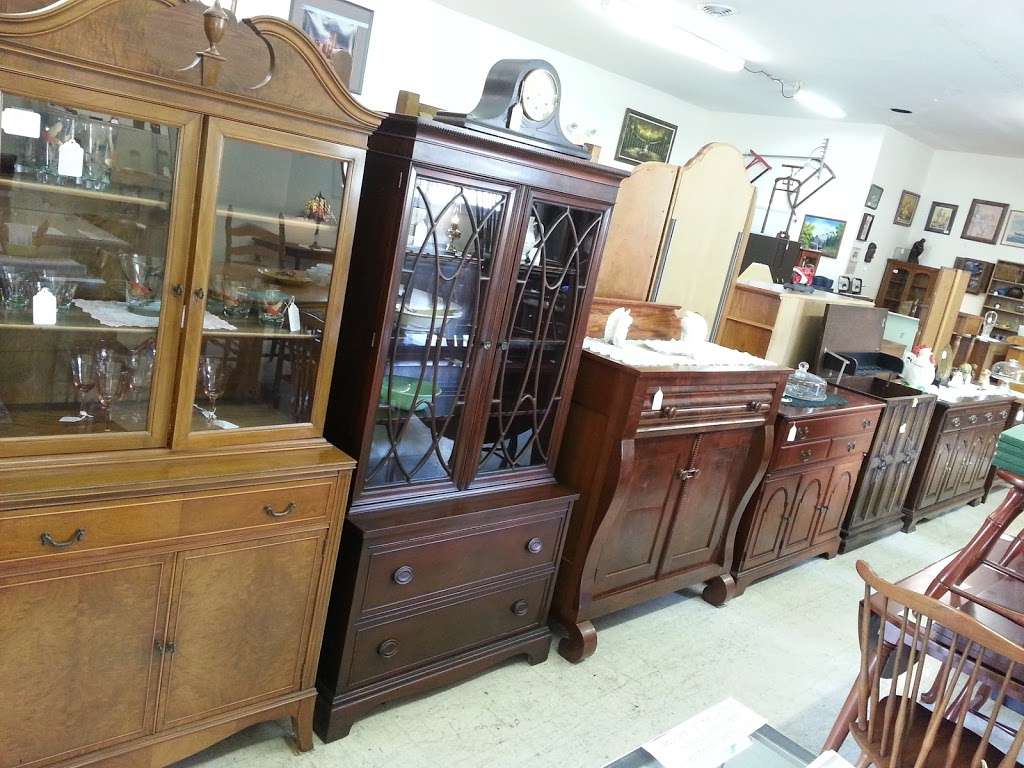 Antiques To Present | 1071 PA-100, Bechtelsville, PA 19505, USA | Phone: (484) 415-7994
