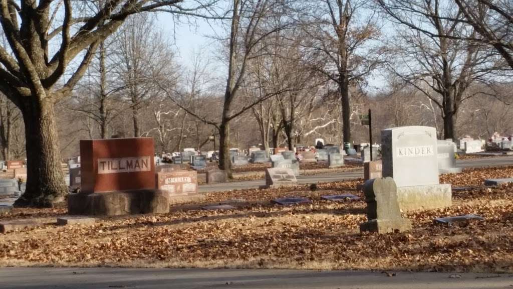 Englewood Cemetery | 1804 E Ohio St, Clinton, MO 64735, USA | Phone: (660) 885-8616
