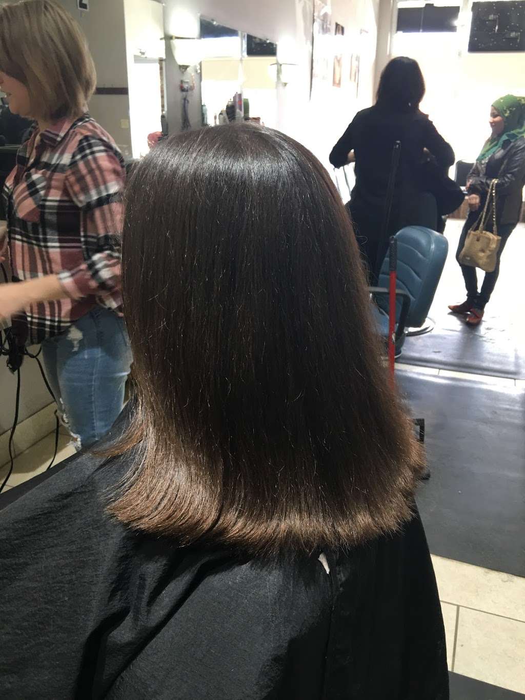 Lauras Family Hair Care | 2018 W Layton Ave, Milwaukee, WI 53221, USA | Phone: (414) 282-8886