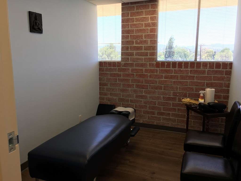 Farahnaz Jalali Chiropractic | 19231 Victory Blvd # 452, Reseda, CA 91335 | Phone: (818) 668-8136