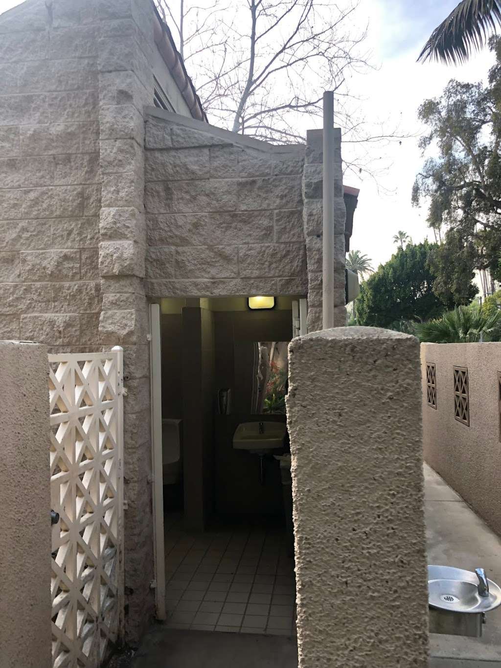 Restroom | 800-876 N Canon Dr, Beverly Hills, CA 90210, USA