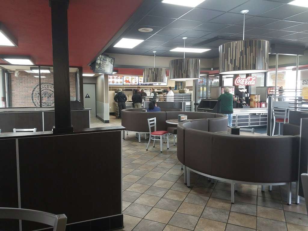 Hardees | 1157 Shopping Center Rd, Stevensville, MD 21666 | Phone: (410) 643-6155