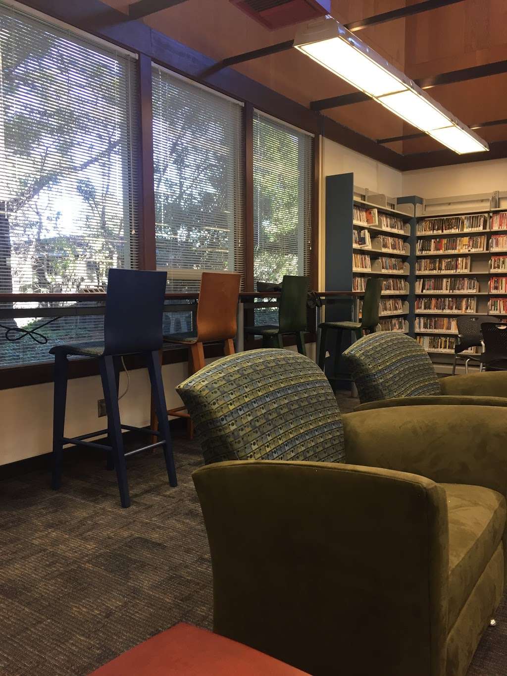 Woodland Branch Library | 1975 Grant Rd, Los Altos, CA 94024, USA | Phone: (650) 969-6030