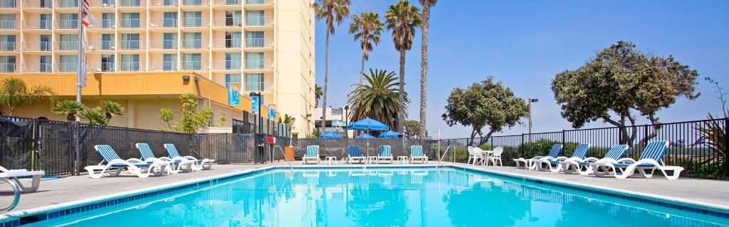 Crowne Plaza Ventura Beach | 450 E Harbor Blvd, Ventura, CA 93001, USA | Phone: (805) 648-2100