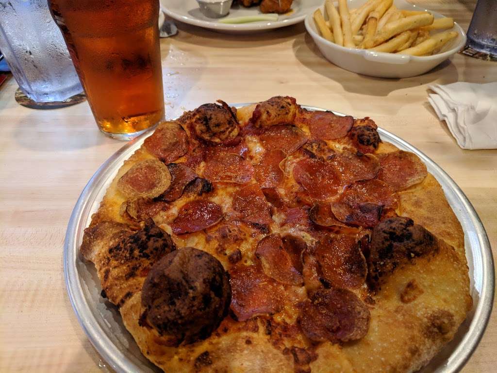 Old Chicago Pizza & Taproom - Lawrence | 545 Wakarusa Dr, Lawrence, KS 66049, USA | Phone: (785) 856-2739