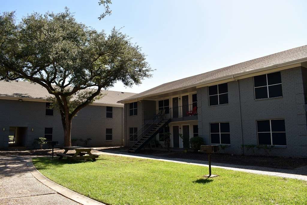 Solano Apartments | 535 W NASA Pkwy, Webster, TX 77598, USA | Phone: (281) 338-7368