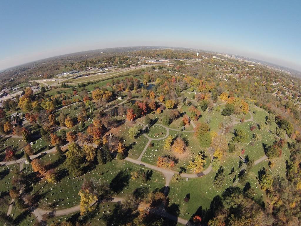 Highland Cemetery | 2167 Dixie Hwy, Fort Mitchell, KY 41017, USA | Phone: (859) 331-3220