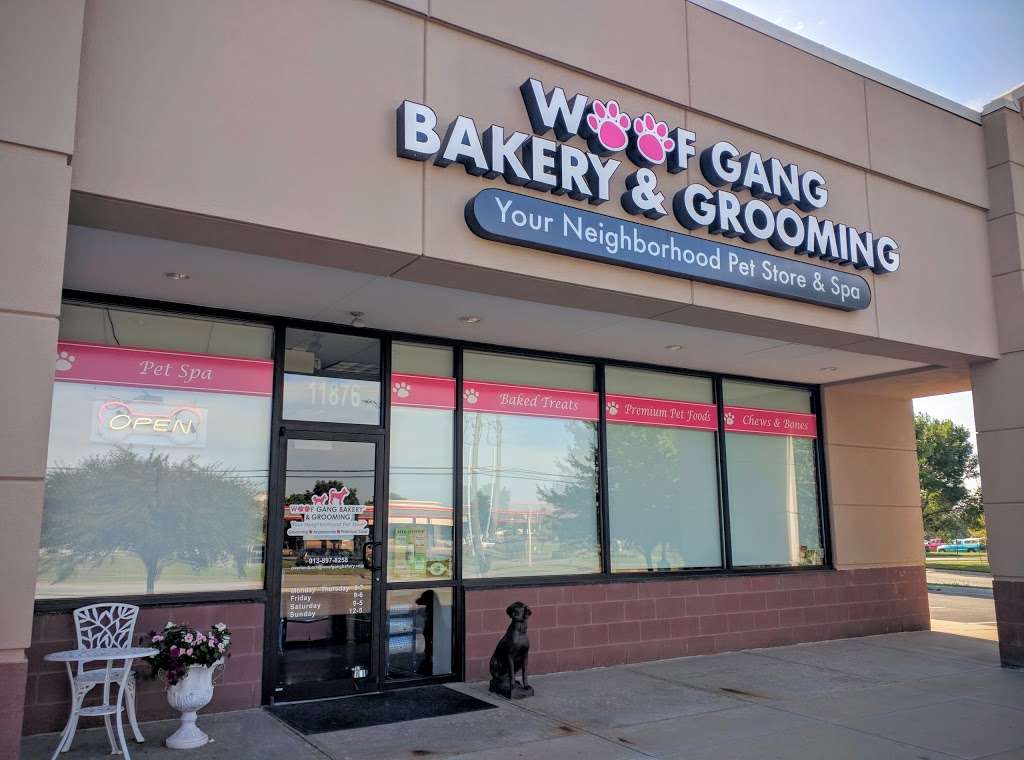 Woof Gang Bakery & Grooming Overland Park | 11876 W 135th St, Overland Park, KS 66221, USA | Phone: (913) 897-8258