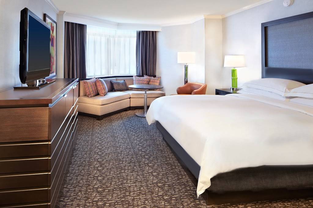 Hilton Minneapolis-St. Paul Airport | 3800 American Blvd E, Bloomington, MN 55425, USA | Phone: (952) 854-2100