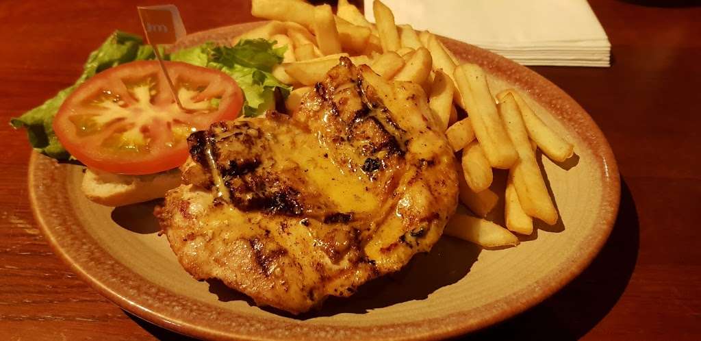 Nandos | 224-226 Upper Tooting Rd, London SW17 7EW, UK | Phone: 020 8682 2478