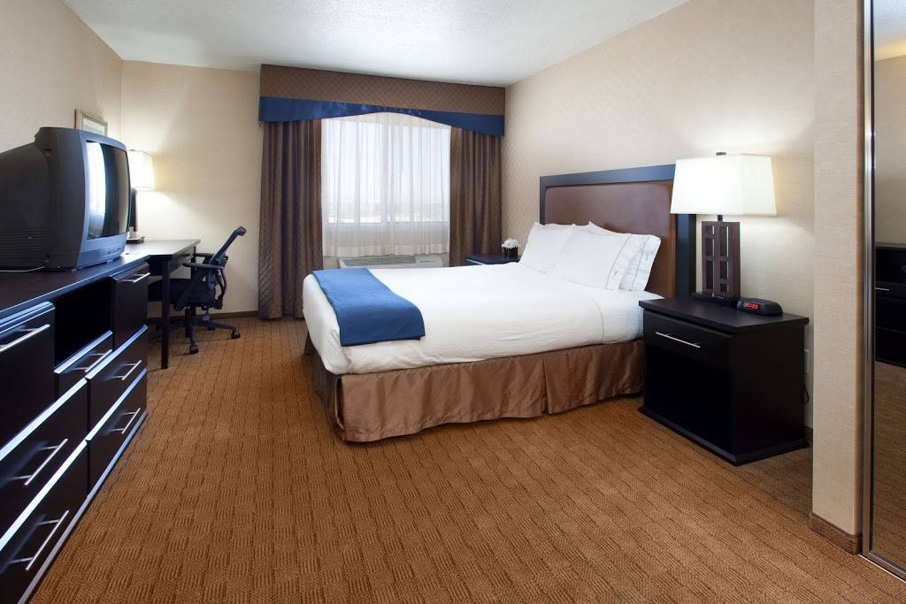 Holiday Inn Express & Suites Albuquerque-N. Balloon Fsta Park | 5401 Alameda Blvd NE, Albuquerque, NM 87113, USA | Phone: (505) 797-2291