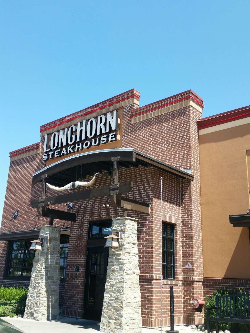 LongHorn Steakhouse | 907 Bayonne Crossing Way, Bayonne, NJ 07002, USA | Phone: (201) 858-0976