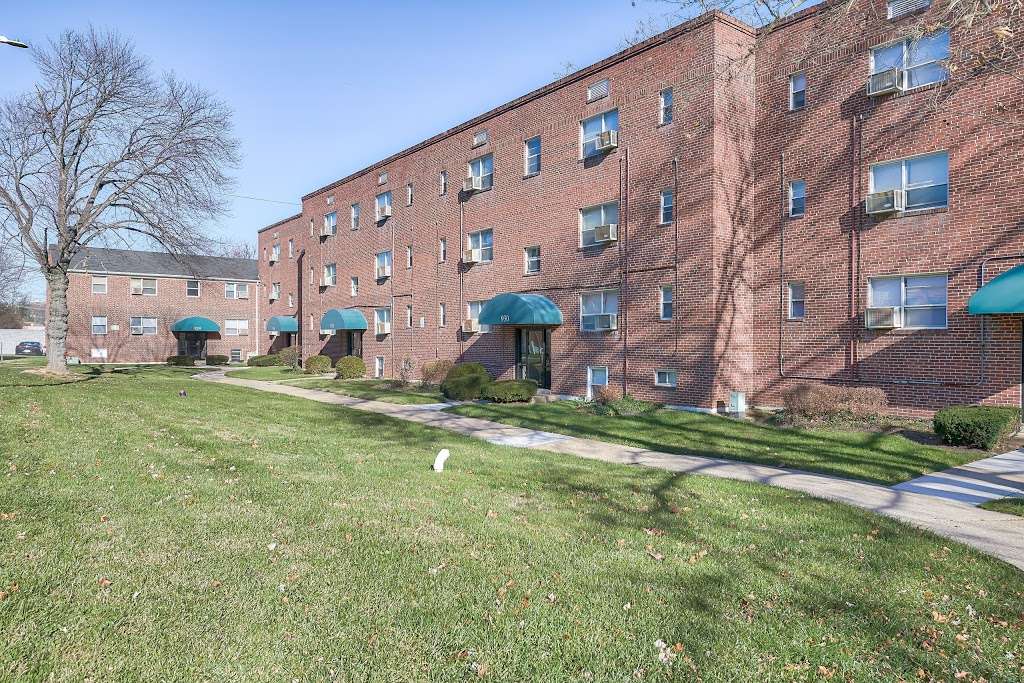 Maplewood Apartments | 956 Argonne Dr, Baltimore, MD 21218, USA | Phone: (410) 323-5775