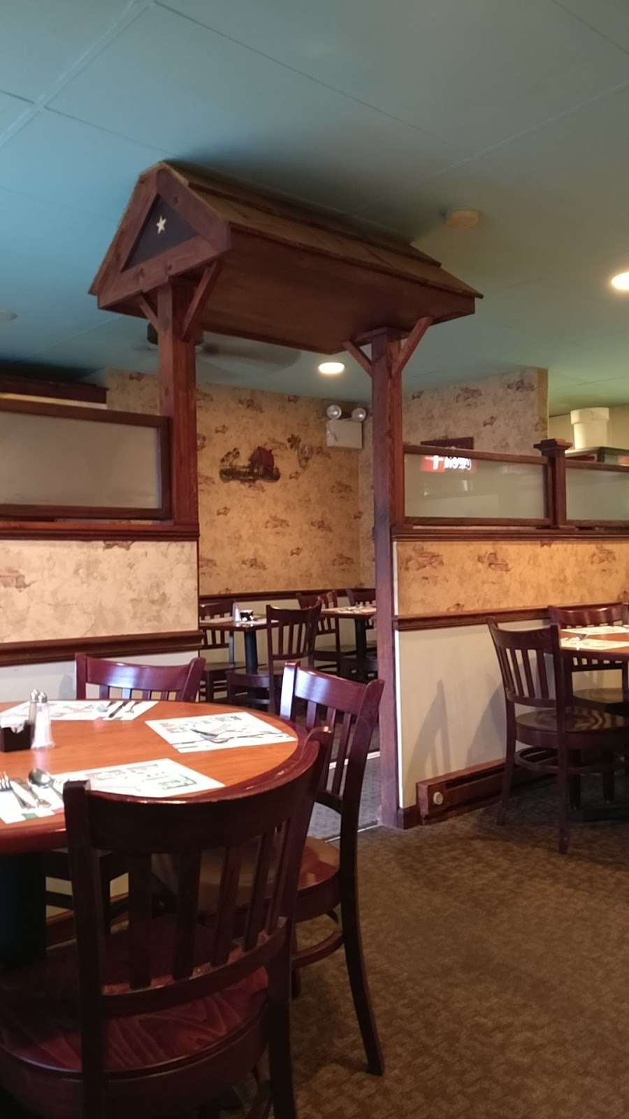 Johnnys Pizza and Pasta Risturante Italiano | 5 Main St, Schwenksville, PA 19473 | Phone: (610) 287-4771