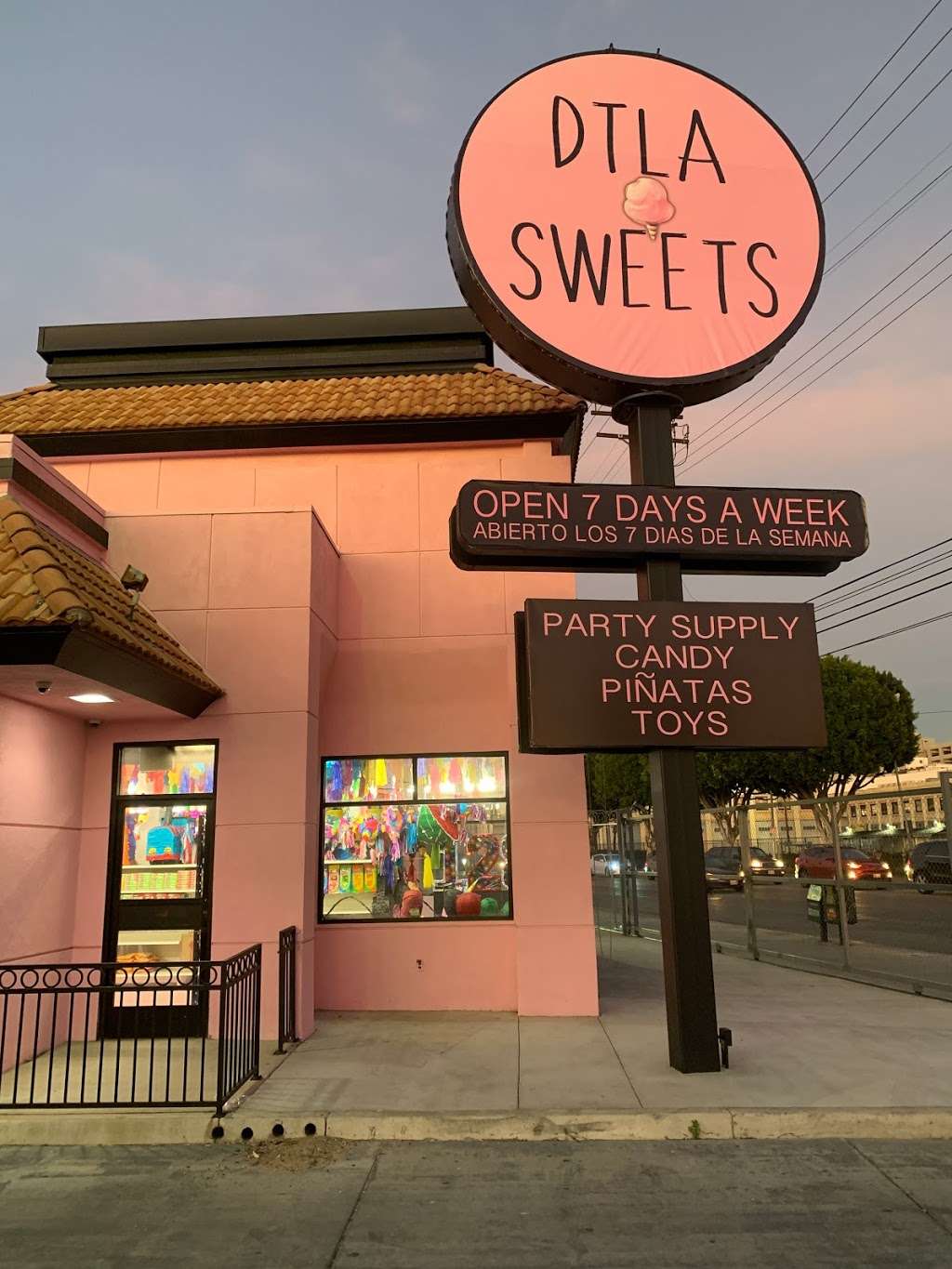 DTLA SWEETS | 833 S Central Ave, Los Angeles, CA 90021, USA | Phone: (213) 427-1973