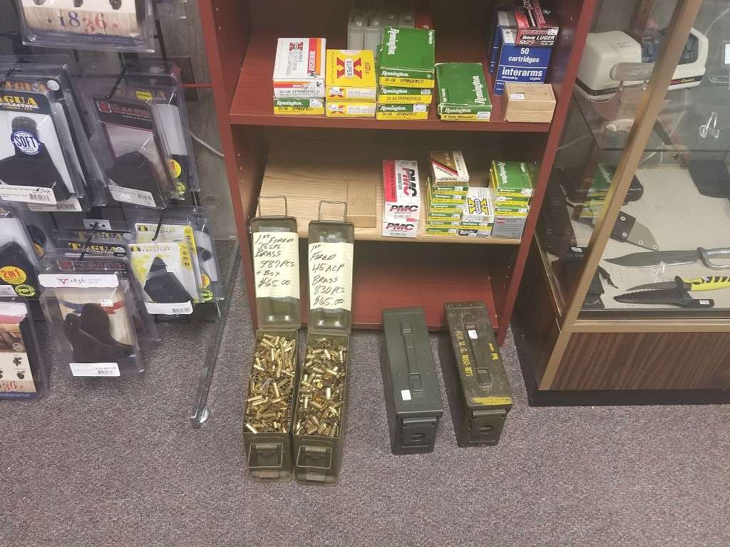 foxs Guns, LLC | 1701 SE Frontage Rd, Mt Pleasant, WI 53177, USA | Phone: (262) 497-6688