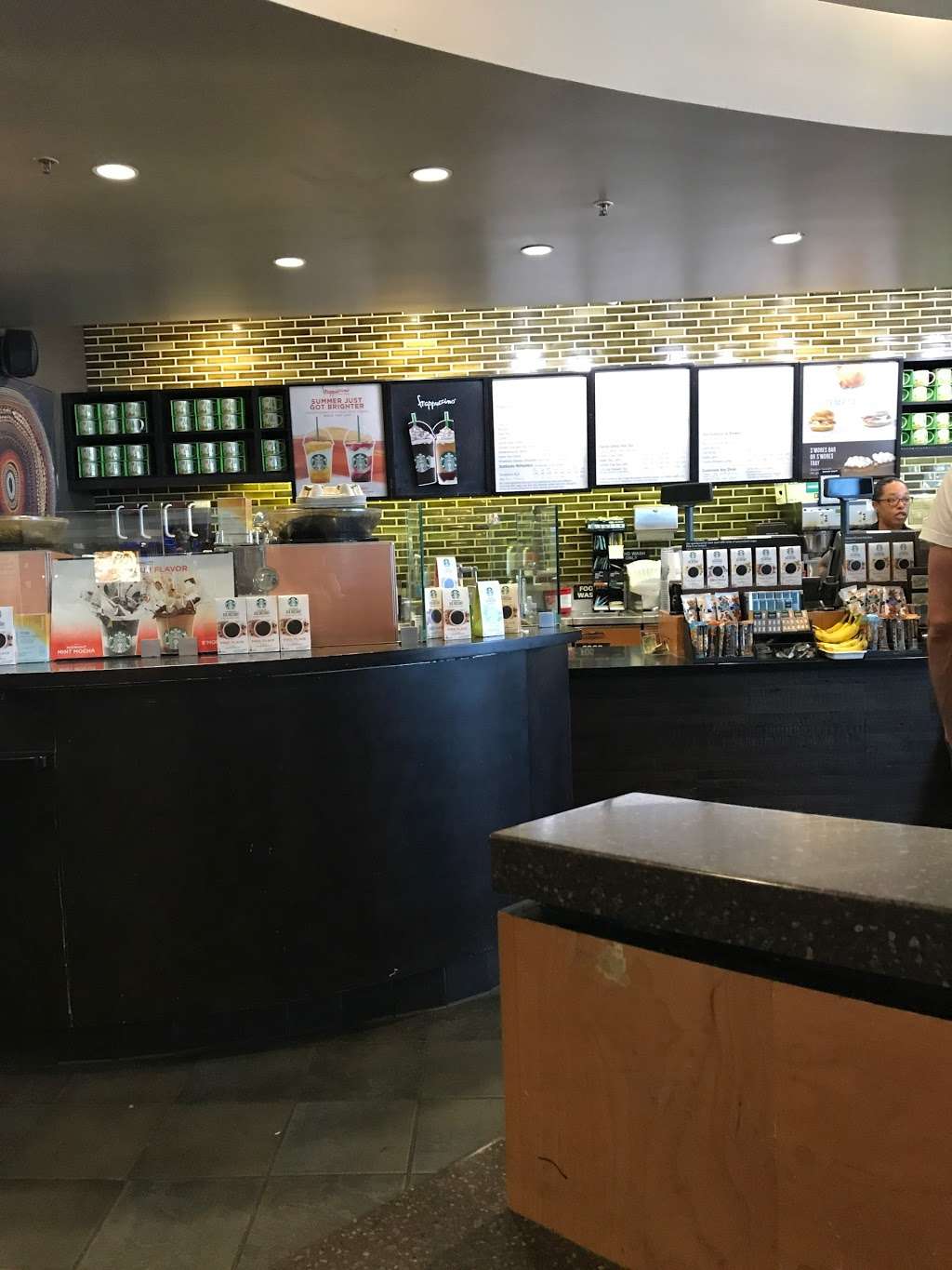 Starbucks | 1 Airport Dr, Oakland, CA 94621 | Phone: (510) 563-3857