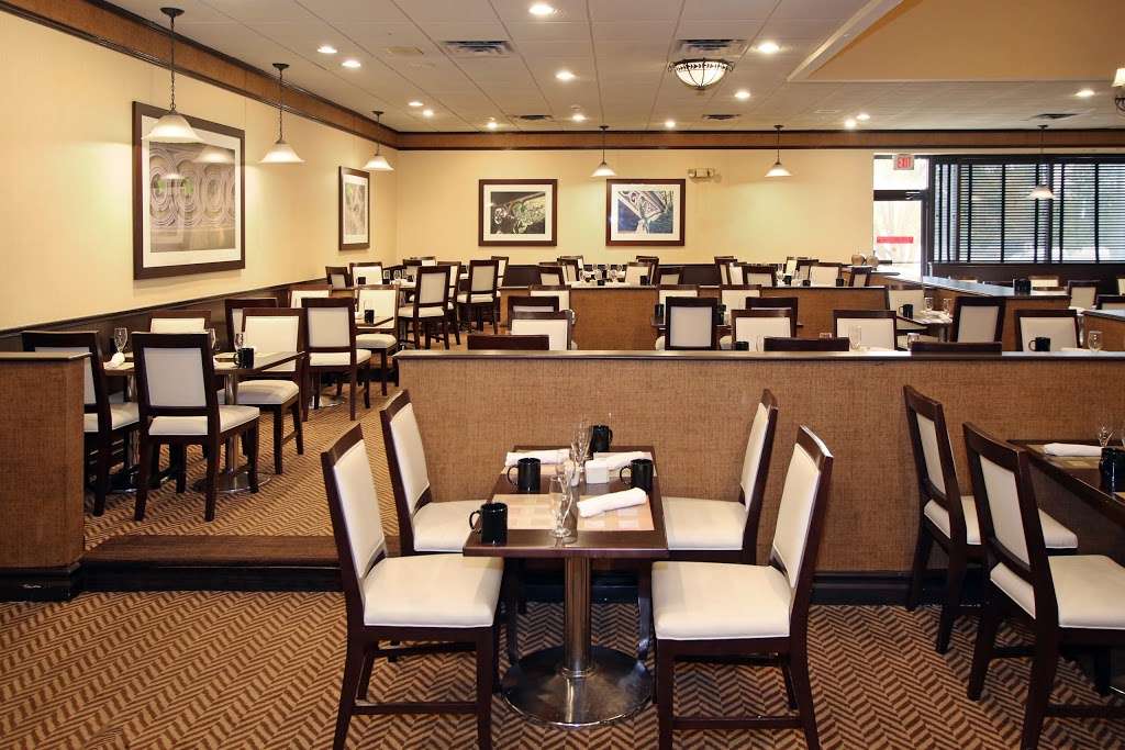 DoubleTree by Hilton Hotel Newark Airport | 128 Frontage Rd, Newark, NJ 07114, USA | Phone: (973) 690-5500