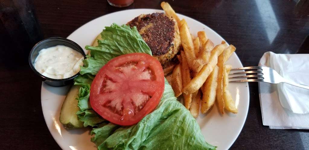 Skippers Pier Restaurant & Dock Bar | 6158 Drum Point Rd, Deale, MD 20751, USA | Phone: (410) 867-7110