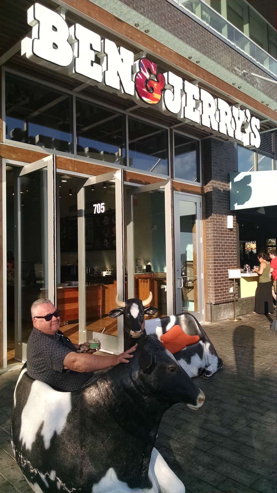 Whiskey Charlie | 975 7th St SW, Washington, DC 20024, USA | Phone: (202) 488-2500 Whiskey Charlie | 975 7th St SW, Washington, DC 20024, USA | Phone: (202) 488-2500