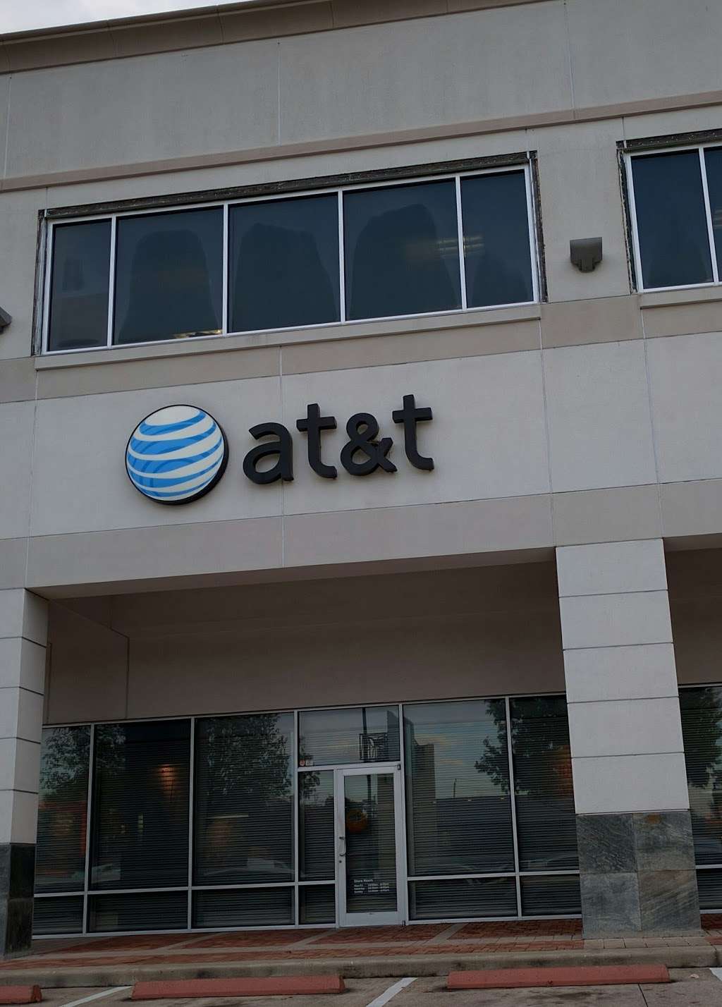 AT&T Store | 790 W. Sam Houston Pkwy. N, Ste. 106, Houston, TX 77024, USA | Phone: (713) 465-3281