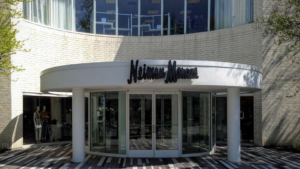Neiman Marcus | 6 Oakbrook Center, Oak Brook, IL 60523 | Phone: (630) 572-1500