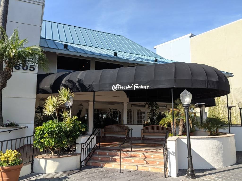 The Cheesecake Factory | 605 N Harbor Dr, Redondo Beach, CA 90277, USA | Phone: (310) 376-0466