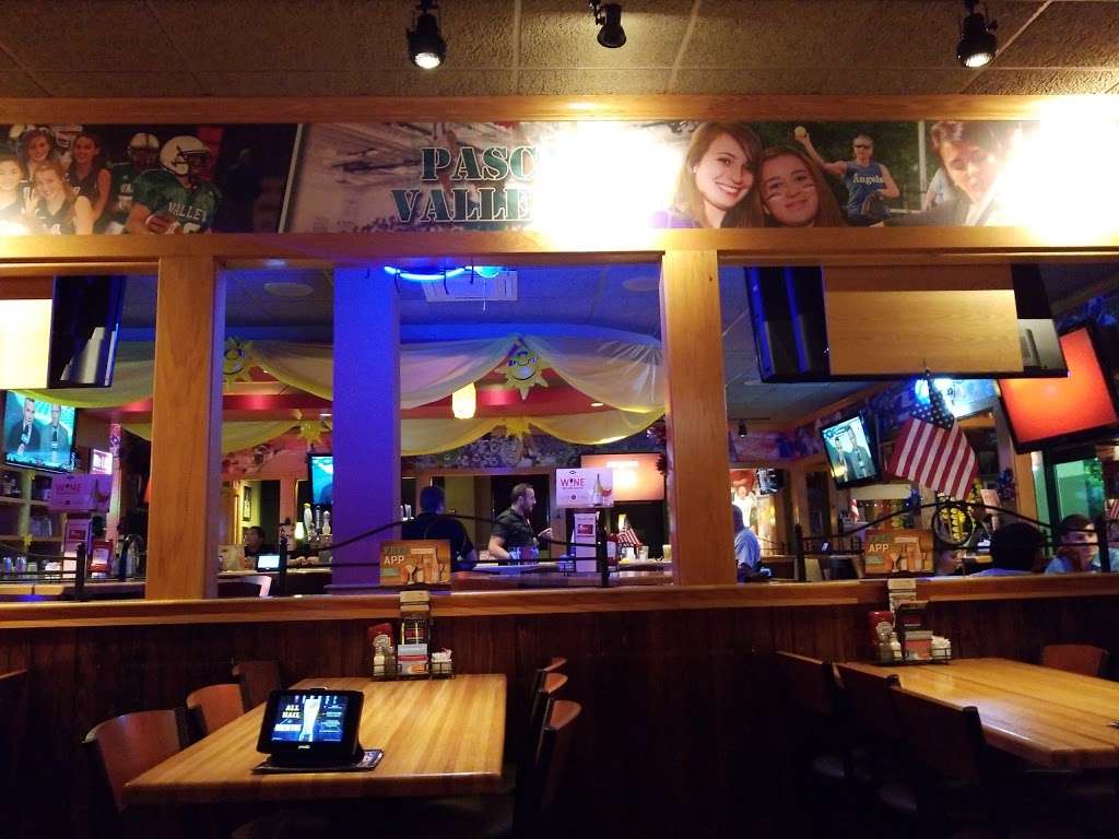 Applebees Grill + Bar | 273 Livingston St, Northvale, NJ 07647, USA | Phone: (201) 767-6900