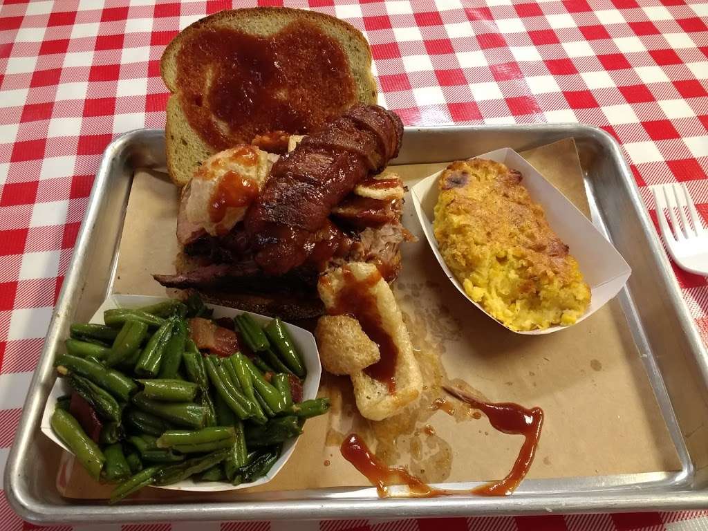 the rusty buckle bbq company | 22664 Community Dr, New Caney, TX 77357 | Phone: (281) 354-0447