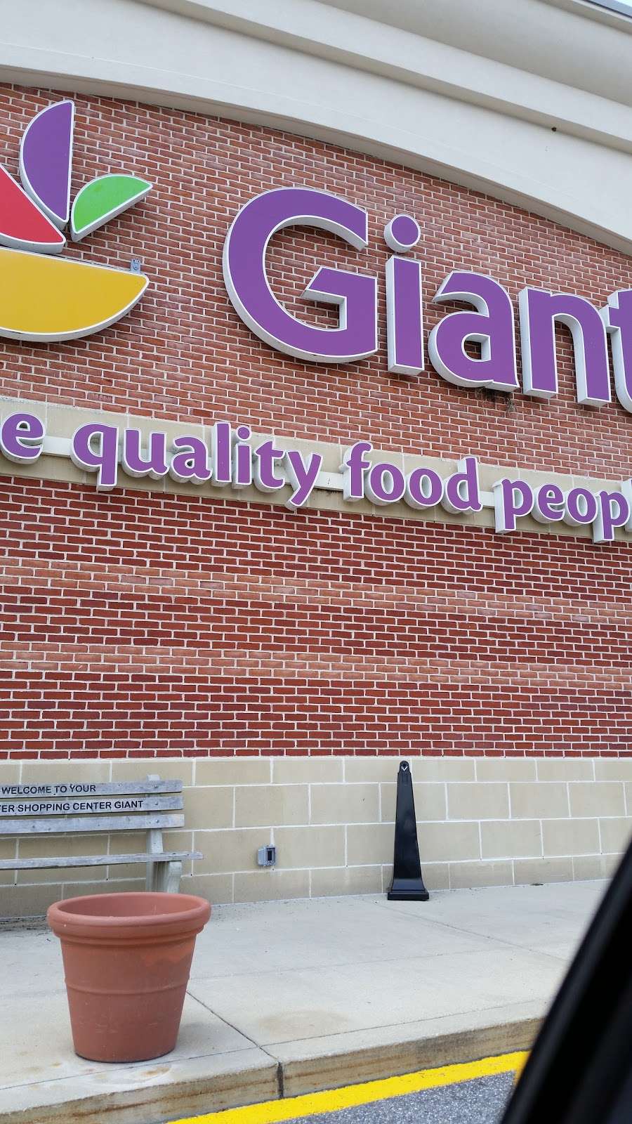 Giant Food | 13 Lee Airpark Dr, Edgewater, MD 21037, USA | Phone: (410) 956-7472