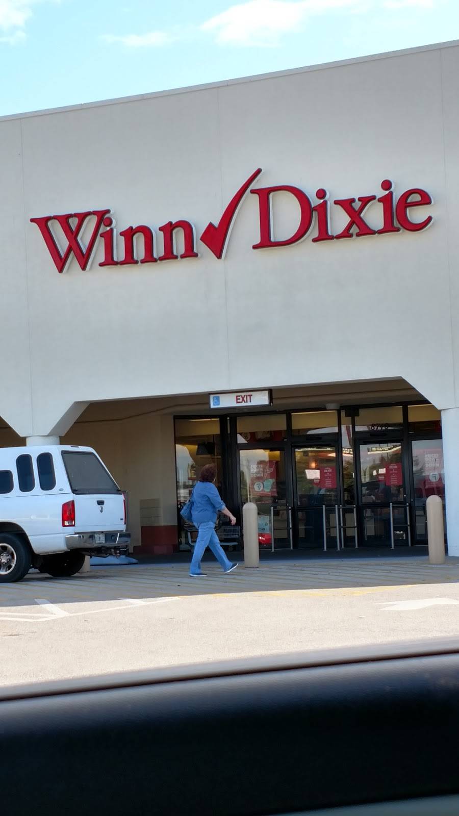 Winn-Dixie | 8740 Park Blvd N, Seminole, FL 33777, USA | Phone: (727) 393-6900